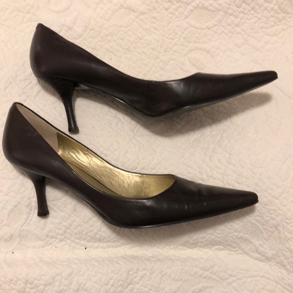 Nine West size 8.5 M brown heels. - Picture 1 of 16